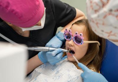 Видалення Молочних Зубів | Ali’s Premium Dental Care