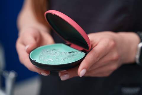 Вирівнювання зубів Ali’s Premium Dental Care, Вирівнювання зубів стоматологічна клініка, стоматологічна клініка Івано-Франківськ