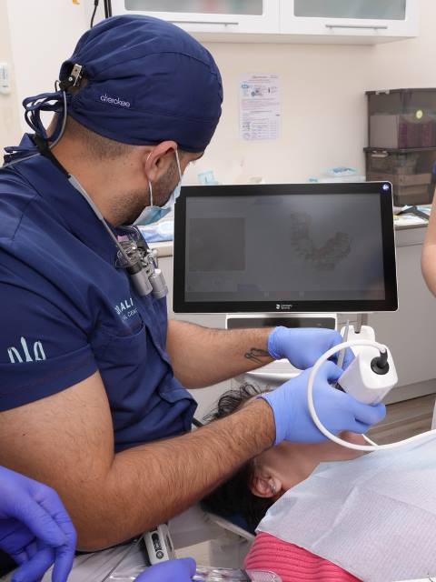 Протезування зубів Ali’s Premium Dental Care, Протезування зубів стоматологічна клініка, стоматологічна клініка Івано-Франківськ